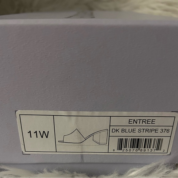 AEROSOLES Navy Entree Heeled Sandals-Size 11W (New) - Picture 5 of 7